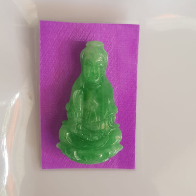 Mặt dây chuyền Nữ Phật Quan Âm Ngồi đẹp đá ngọc cẩm thạch tự nhiên đẹp Size vừa nhỏ Cao 40mm x N20mm x S6mm Màu xanh lý đều bóng đẹp các Chị về bọc vàng đeo đẹp ạ