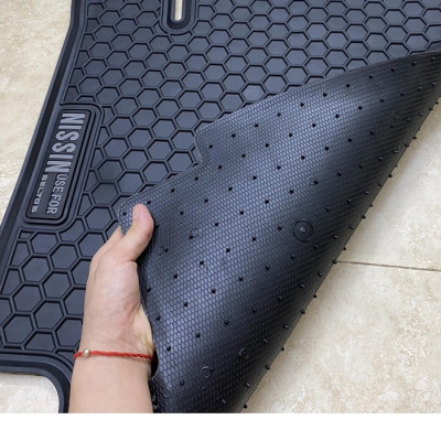 Thảm sàn, lót sàn xe HYUNDAI I10 chất liệu cao su đúc, không mùi, không thấm nước – Mẫu Nissin chữ trắng