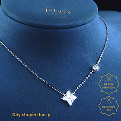 Sợi dây chuyền này có thiết kế tinh tế với mặt hình hoa vuông bo tròn, khảm trắng sang trọng, phù hợp đi chơi, đi làm, đi học, phong cách Hàn Quốc - 59050.2