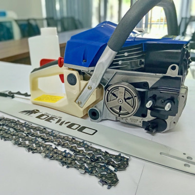 MÁY CƯA XÍCH XĂNG LAM TRƯỢT DEWOO DW-5200R (20", 50.8CM)