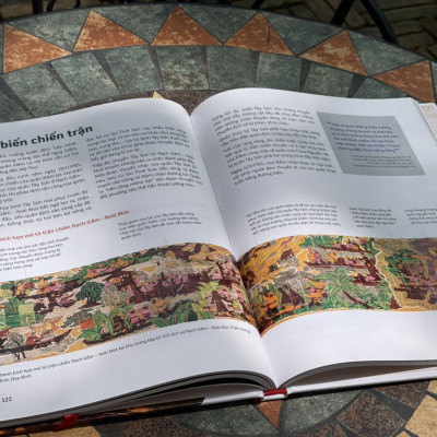 (Bìa cứng – in màu) QUÂN ĐỘI TÂY SƠN: LỊCH SỬ BẰNG HÌNH ẢNH – Đào Nguyên Khánh - Nhà xuất bản Trẻ