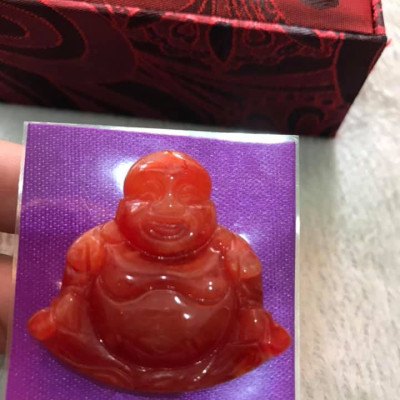 MẶT DÂY CHUYỀN PHẬT DI LẶC ĐÁ CẨM THẠCH ĐỎ ĐẸP RẺ Ạ  SIZE NGANG 39mm X Cao 36mm X Dầy 6mm  HỢP NAM NỮ MỆNH HOẢ THỔ