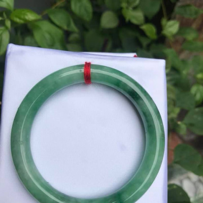 Vòng tay nữ Vip ĐẬU LÝ 50mm x độ dầy 8,2mm Đẹp nữ 50kg đến 55kg đeo màu Xanh Nhẹ Điểm Đậu Lý 100% đá cẩm thạch thiên nhiên