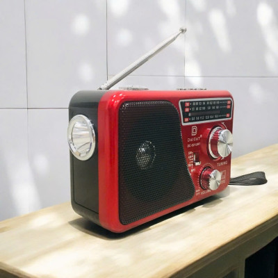 Đài USB THẺ NHỚ NGHE NHẠC DAICAT DC-521URT RADIO AM\FM\SW LOA TO X-BASS CÓ ĐÈN PIN LED GIAO MÀU NGẪU NHIÊN Kèm Dây Sạc 1 PIN Loa Siêu Lớn Đa Năng Sang Trọng Chất Lượng Tốt Mẫu Mới Nhất Đài Phát Thanh Quà Tặng Cho Người Thân Yêu Cao Tuổi HÀNG CHÍNH HÃNG