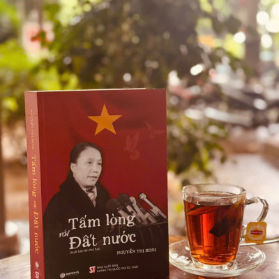 (Bìa mềm) TẤM LÒNG VỚI ĐẤT NƯỚC - Nguyễn Thị Bình – Sbooks – NXB CTQGST