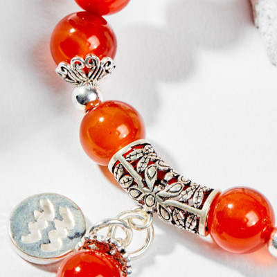 Vòng Tay Phong Thủy Nữ Đá Mã Não Đỏ Phối Charm Cung Hoàng Đạo Bảo Bình (8mm) Mệnh Hỏa, Thổ Ngọc Quý Gemstones