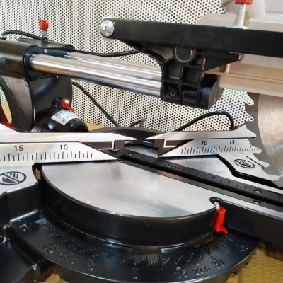 MÁY CẮT ĐA NĂNG THANH TRƯỢT BTEC BT1030 (2000W) - HÀNG CHÍNH HÃNG + TẶNG LƯỠI CẮT 255M + TẶNG 3 BAO TAY TOLSEN 45006