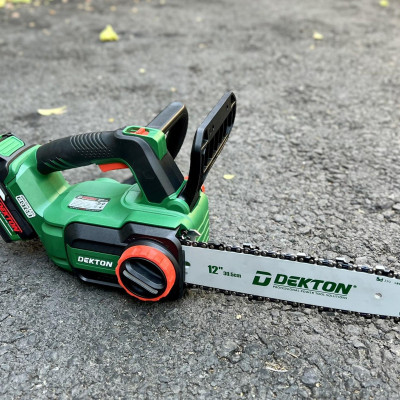 COMBO Máy cưa xích dùng pin 21V Dekton M21-Cx12BL KÈM PIN M21-B6A8C VÀ SẠC M21-S25A TẶNG 1 PIN M21-B3000 - KM_T8 -HÀNG CHÍNH HÃNG