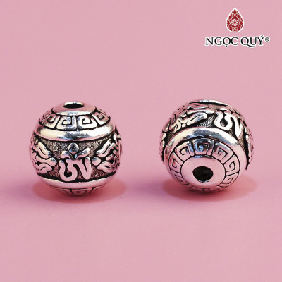 Charm bạc tròn họa tiết lục tự xỏ ngang - Ngọc Quý Gemstones
