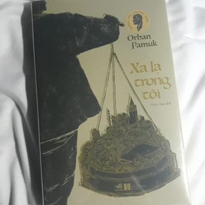 Sách - Xa lạ trong tôi (Nhã Nam HCM)