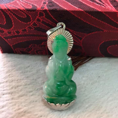 MẶT DÂY CHUYỀN NỮ PHẬT QUAN ÂM XANH NGỌC BỌC INOX  ĐÁ CẨM THẠCH XANH TỰ NHIÊN ĐẸP NỮ MỆNH MỘC HOẢ THUỶ  Size Nhỏ Vừa Cao 39mm x Ngang 18mm x Dầy 6,5mm