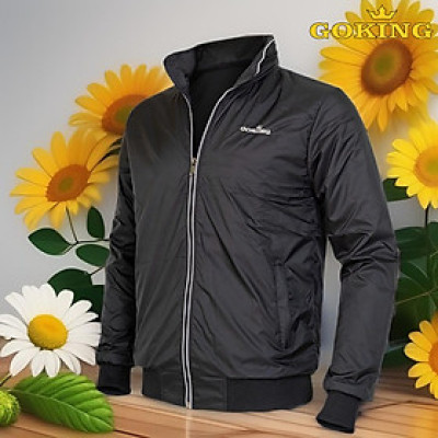 Áo khoác gió cách nhiệt GOKING có mũ, form unisex cho nam nữ. Ngoài vải dù, trong lót vải cào cách nhiệt. 3 túi to rộng, phối viền siêu đẹp.