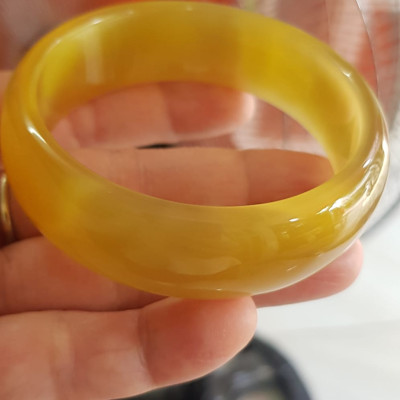 Vòng tay đá mắt mèo Vàng nhẹ Ni 56mm x  Cao 19mm x dầy 7mm Nữ 52kg - 59kg đeo màu nhẹ xinh tươi đẹp rẻ lắm chuẩn hợp nữ mệnh thổ mệnh kim mệnh thuỷ ạ