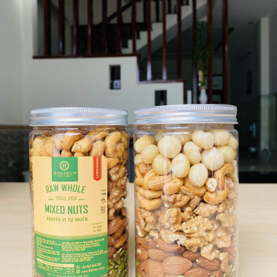 MIX HẠT ĂN LIỀN HOLI 01 - Hạt bí rang, Hạnh nhân rang mộc, Nhân óc chó vàng, Nhân macca, Điều tách lụa / đóng gói 500gram