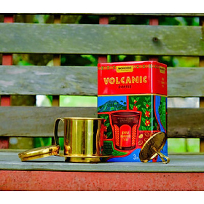 CÀ PHÊ MOHODO VOLCANIC COFFEE INSTANT 3IN1 NGUYÊN CHẤT ĐẬM VỊ TỪ NÚI LỬA CHƯ ĐĂNG YA 180G - HỘP SẮT