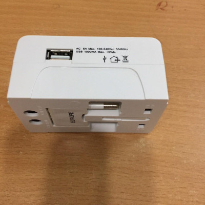 Ổ CẮM DU LỊCH ĐA NĂNG TÍCH HỢP CỔNG USB -TA2- hàng chính hãng MPE