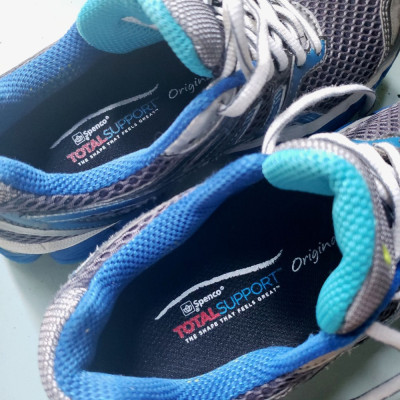 Lót giày Spenco Total Support Original 46-695 nâng vòm bán cứng, hỗ trợ giảm đau mỏi chân, phòng tránh chấn thương thể thao