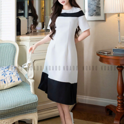 Đầm trắng cổ tròn phối đen NGADO