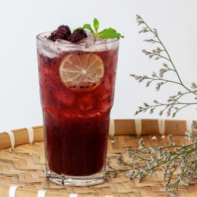 Mứt dâu tằm pha chế Déli -  chai 1L