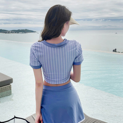 Bộ đồ bơi bikini nữ 2 mảnh đi tắm biển áo croptop kẻ kèm váy sang chảnh phong cách Hàn quốc - B06