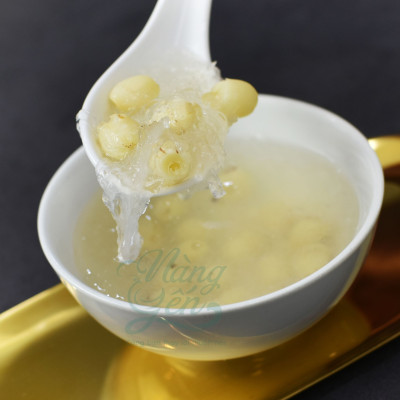 TỔ YẾN TINH CHẾ VUÔNG 2.5 GRAM KẾT HỢP VỚI HẠT SEN ĐỒNG THÁP | YẾN SÀO NÀNG YẾN | Được đóng gói tiện lợi dễ dàng chế biến | Thành phần nguyên liệu vừa đủ cho 1 suất ăn bổ dưỡng | Giúp tăng cường sức đề kháng | Chống lão hoá