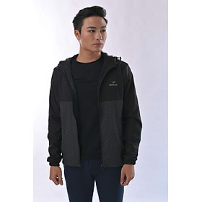 Áo khoác gió 2 lớp, mũ liền thân baboyka, phối họa tiết in phản quang, dáng thể thao.