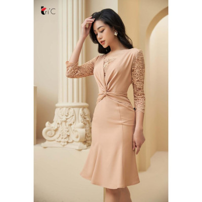 Đầm ôm đuôi cá tay ren cổ vuông Tri