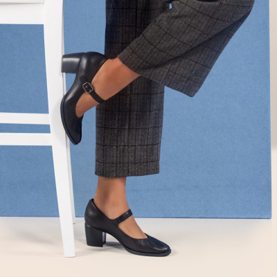 Giày cao gót sức khỏe nữ Aetrex Sara Black - Giày bít gót cao 6p, đế đệm giảm đau chân