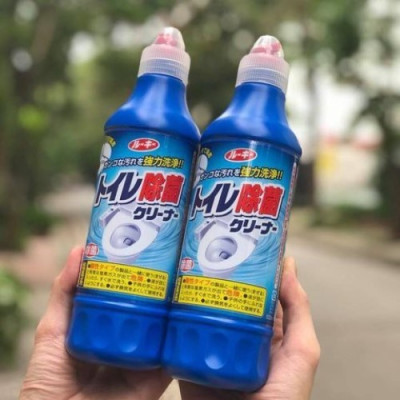 Combo 2 chai nước tẩy toilet đậm đặc + 1 cây bàn chải chà góc chữ L - made in Japan