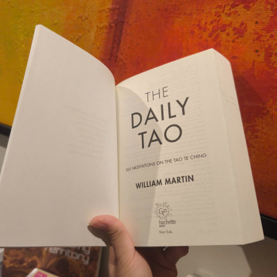 Sách - The Daily Tao: 365 Meditations on the Tao Te Ching (Day by Day Series) by William Martin