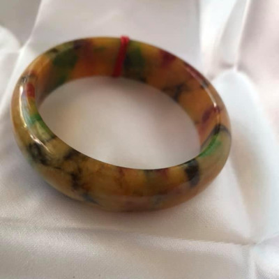   VÒNG TAY MÃ NÃO BẢN HẸ TỨ QUÝ 55 VÂN VÂN VÀNG ĐEN XANH BÔNG ĐỀU CẢ VÒNG ĐẸP NỮ 54KG ĐẾN 64KG ĐEO ĐẸP CHÂT LIỆU ĐÁ MÃ NÃO TỨ QUÝ 