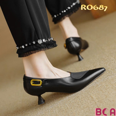 Giày bít mũi công sở nữ cao 4cm RO687 ROSATA tại BCASHOP thiết kế tinh tế nhưng sang trọng, tôn chân và nâng phong cách