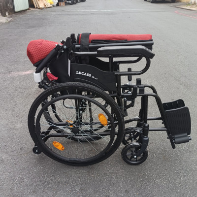 Xe lăn du lịch  Sắt Sơn Chống Lật Lucass X980L