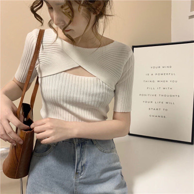 Áo len tay lỡ xoắn ngực croptop phong cách tiểu thư sang chảnh