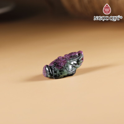 Mặt dây chuyn kim quy đá Ruby Nam Phi 18x29mm mệnh hỏa, thổ - Ngọc Quý Gemstones