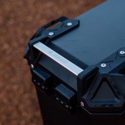 Thùng nhôm bên hông xe máy LS2