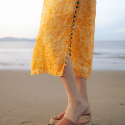 Đầm Hai Dây Suông, Đầm xẻ tà, Đầm Vàng Linen Kim Diệp thời trang thiết kế Hity