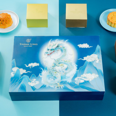 Bộ Hộp Bánh Trung Thu 4 Bánh 2 Trứng 220g Long Hưng - Thành Long (880g) - Việt Nam