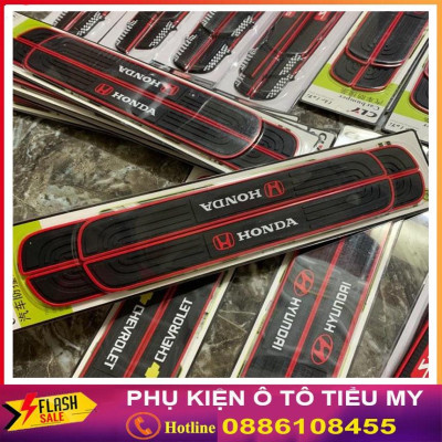 Bộ 4 Miếng Nẹp Bước Chân Bằng Cao Su logo TOYOTA Chống Trơn Trượt - Dán Chống Trầy Xước Cửa Ô Tô