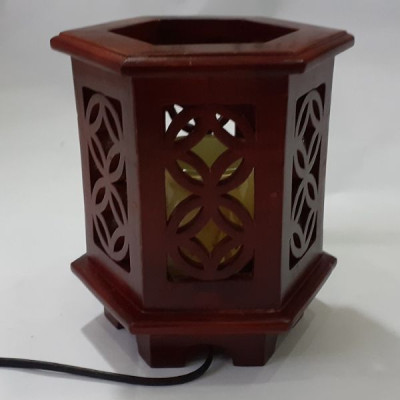 Đèn xông tinh dầu gỗ hương