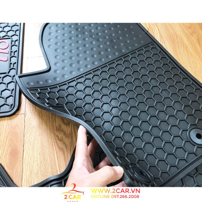 Thảm lót sàn cao su Hyundai i10 cao cấp mẫu chữ đỏ